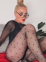 mature_2025_11999824