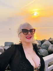 mature_2025_11999828